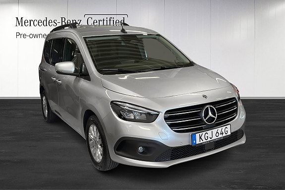 Mercedes-Benz T180 2 of 5