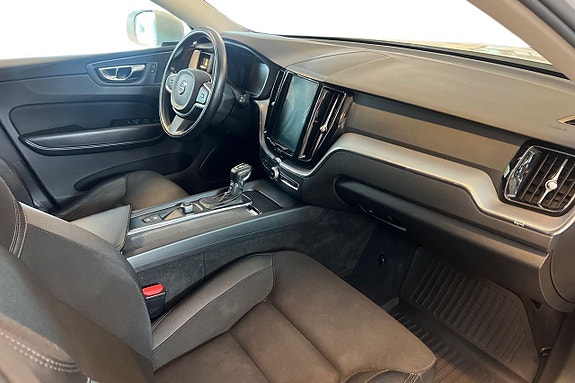 Volvo XC60 11 of 21
