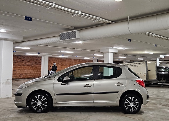 Peugeot 207 3 of 13