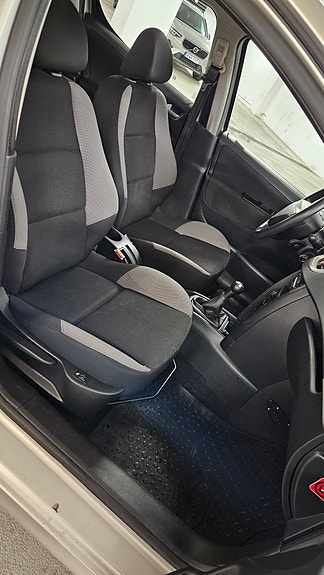 Peugeot 207 12 of 13