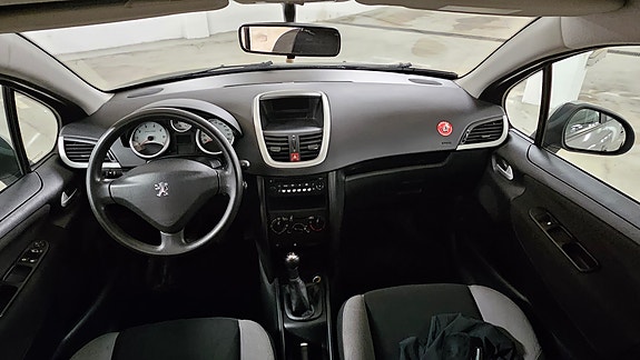 Peugeot 207 7 of 13