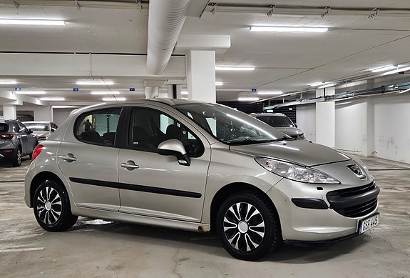 Peugeot 207 2 of 13