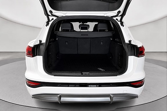 Audi Q6 e-tron 4 of 5