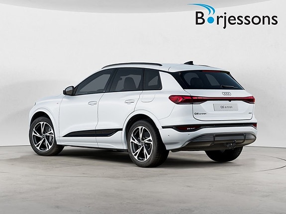 Audi Q6 e-tron 3 of 5