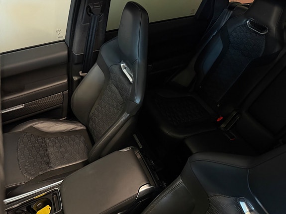 Land Rover Range Rover Sport 14 of 30
