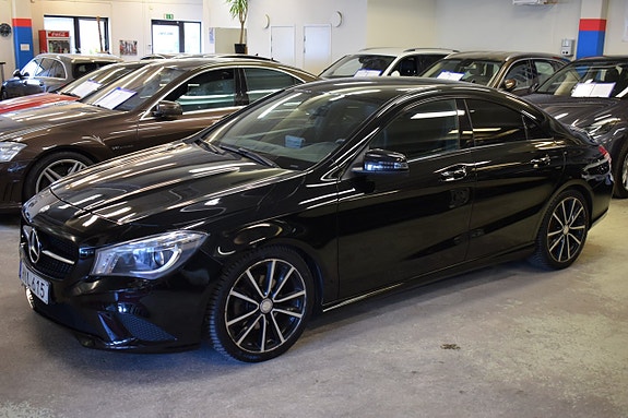 Mercedes-Benz CLA180 3 of 13