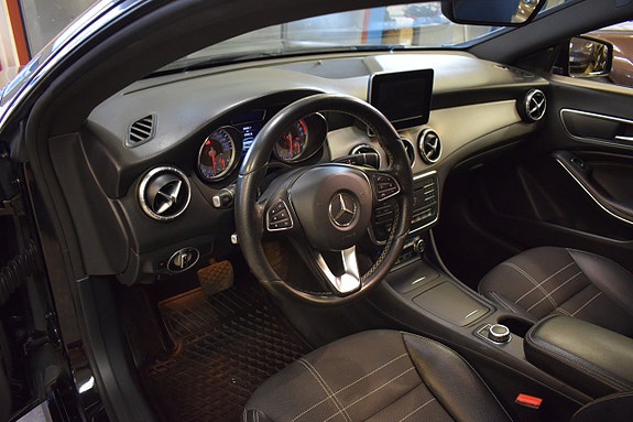 Mercedes-Benz CLA180 7 of 13
