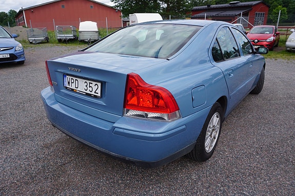 Volvo S60 3 of 5