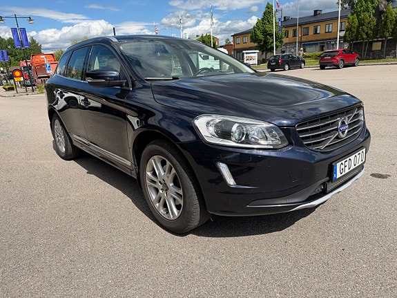 Volvo XC60 3 of 5