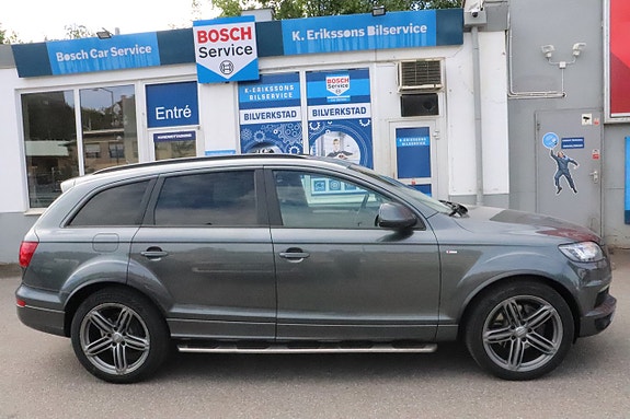 Audi Q7 2 of 5