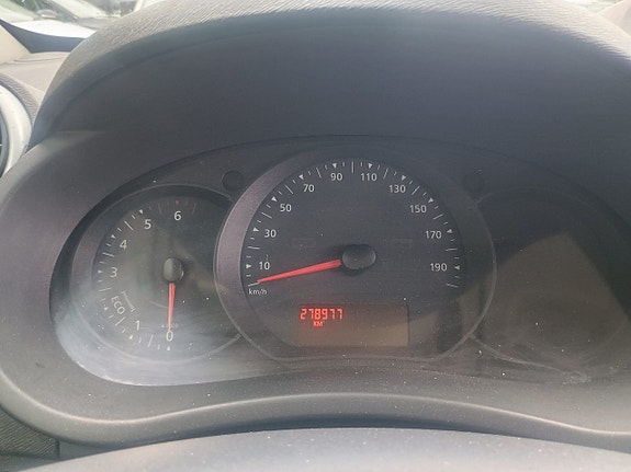Renault Kangoo Express 14 of 16