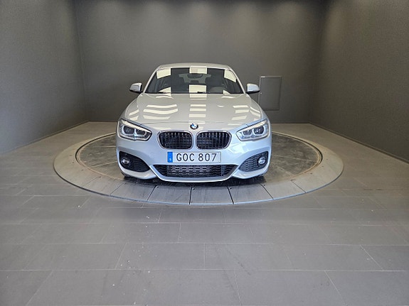 BMW 118d 8 of 15