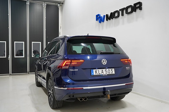 Volkswagen Tiguan 3 of 5