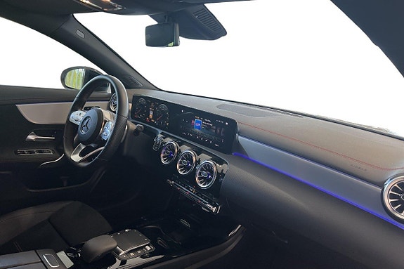 Mercedes-Benz CLA200 8 of 15
