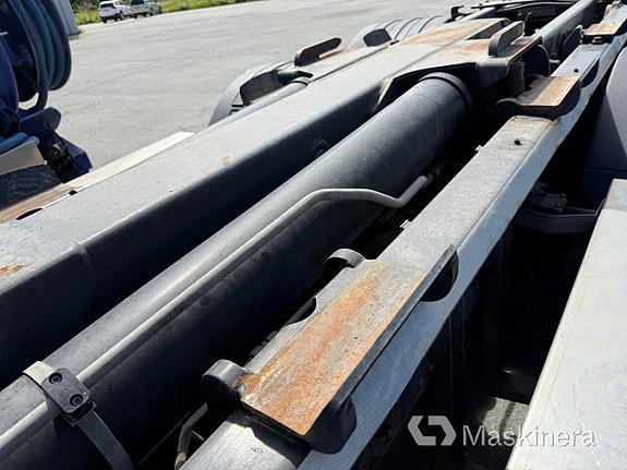 Lastväxlare Volvo FM 6X2 med schaktflak 24 of 27