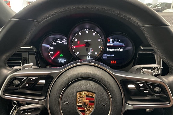 Porsche Macan S 11 of 11