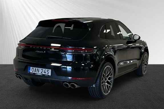 Porsche Macan S 3 of 11