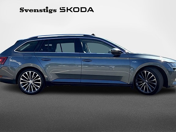 Skoda Superb 2 of 5