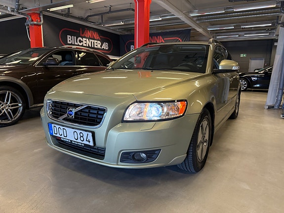 Volvo V50 4 of 5