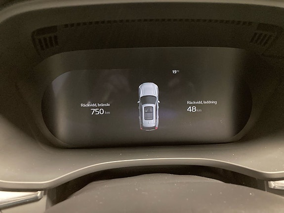 Volvo XC60 11 of 16