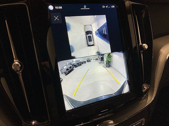 Volvo XC60 14 of 16