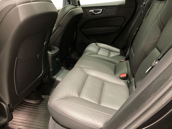 Volvo XC60 6 of 16