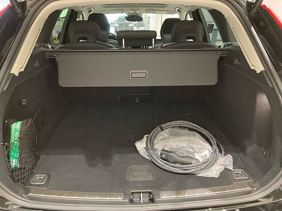 Volvo XC60 13 of 16