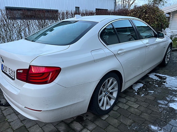 BMW 520d 4 of 5