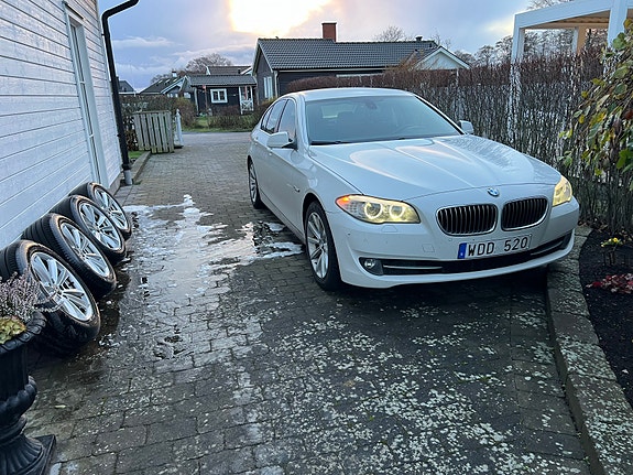 BMW 520d 2 of 5