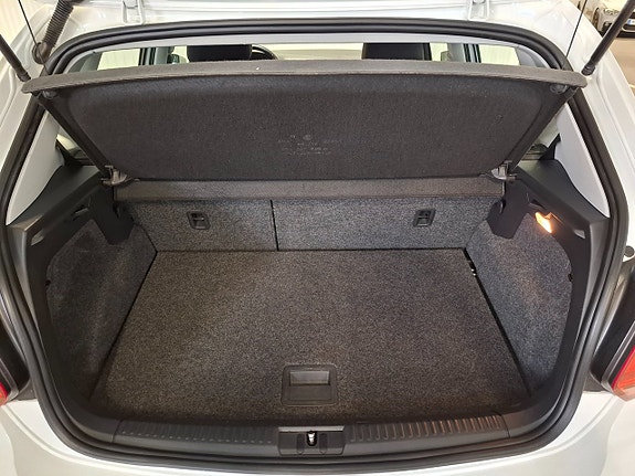 Volkswagen Polo 9 of 15