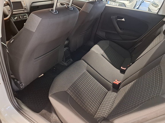 Volkswagen Polo 13 of 15