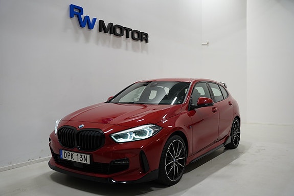 BMW 120 2 of 5