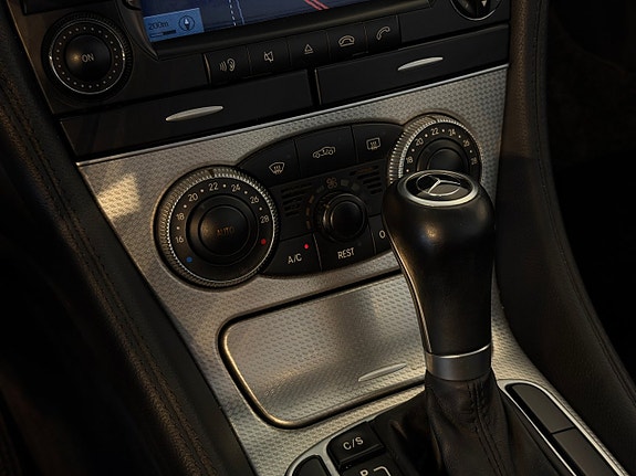 Mercedes-Benz SL350 12 of 16