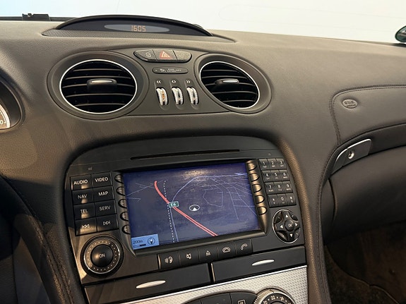Mercedes-Benz SL350 11 of 16