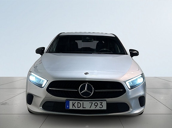 Mercedes-Benz A200 2 of 5