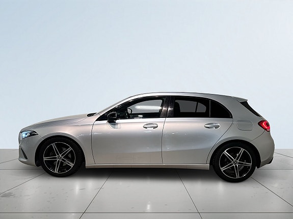 Mercedes-Benz A200 4 of 5