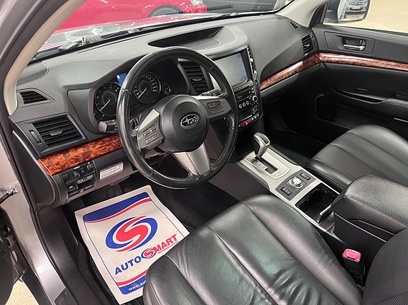 Subaru Outback 8 of 15