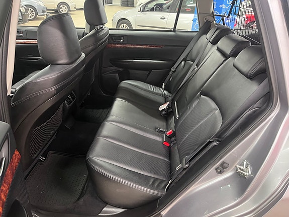 Subaru Outback 9 of 15