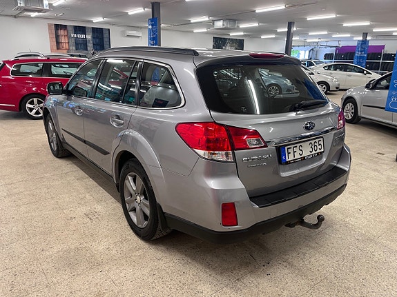 Subaru Outback 4 of 5