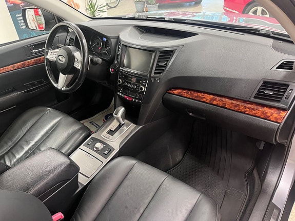Subaru Outback 12 of 15