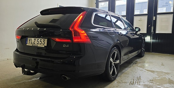 Volvo V90 8 of 23