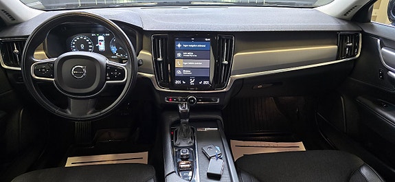 Volvo V90 16 of 23