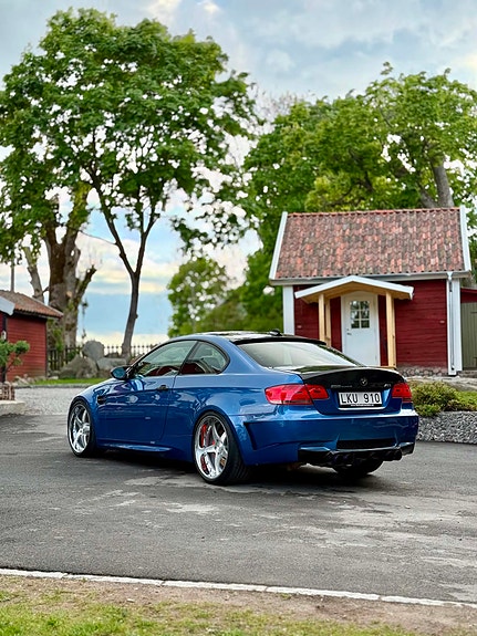 BMW M3 2 of 7