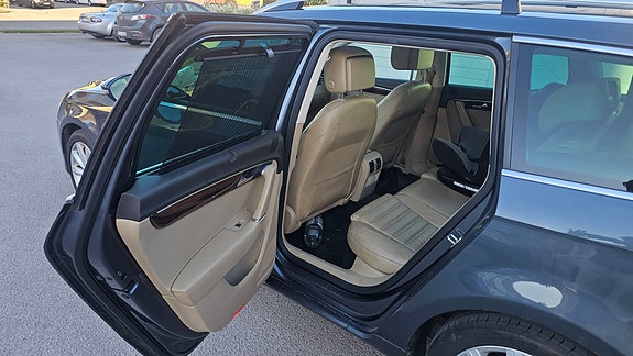 Volkswagen Passat 2 of 8
