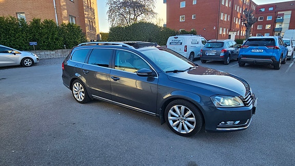 Volkswagen Passat 2 of 5