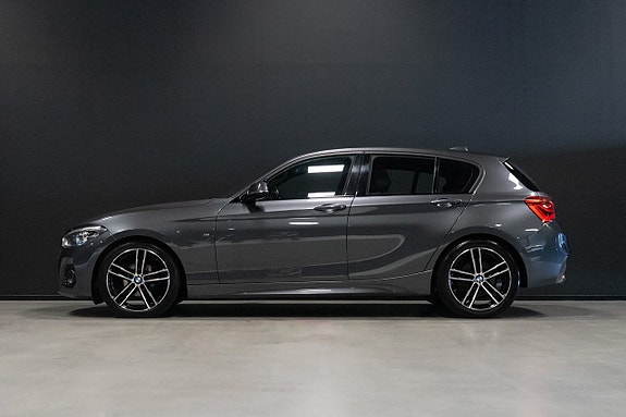 BMW 118i 2 of 5