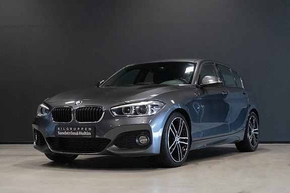 BMW 118i 3 of 5