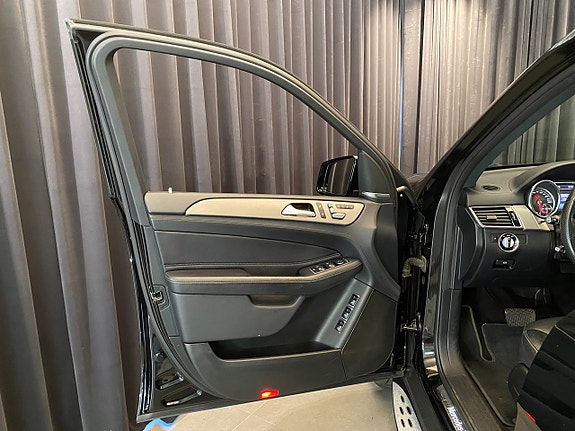 Mercedes-Benz GLS350 d 25 of 30