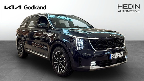 Kia Sorento 3 of 12