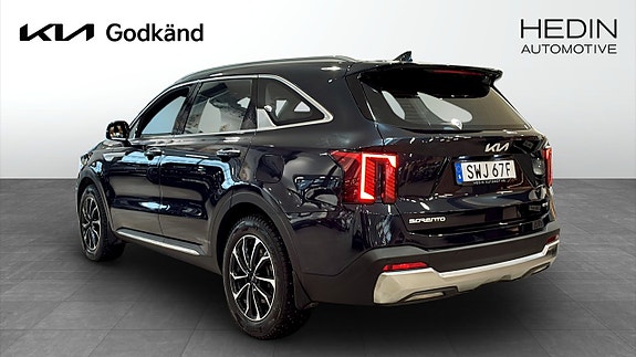 Kia Sorento 6 of 12
